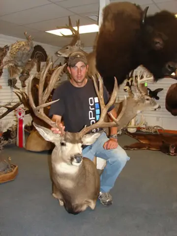 Whitetail Cape, 22